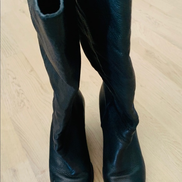 Leather boots - Picture 2 of 3
